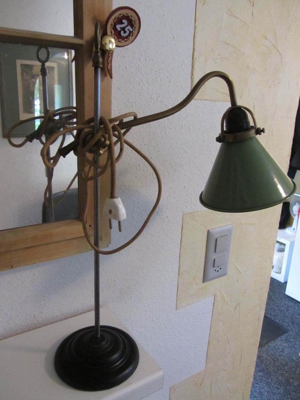 Lampade: Uhrmacherlampe Antik Emaille Blechschirm – Usato da Hölstein venduto da nialawatch