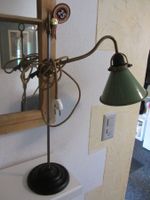 Uhrmacherlampe Antik Emaille Blechschirm/Gusssockel