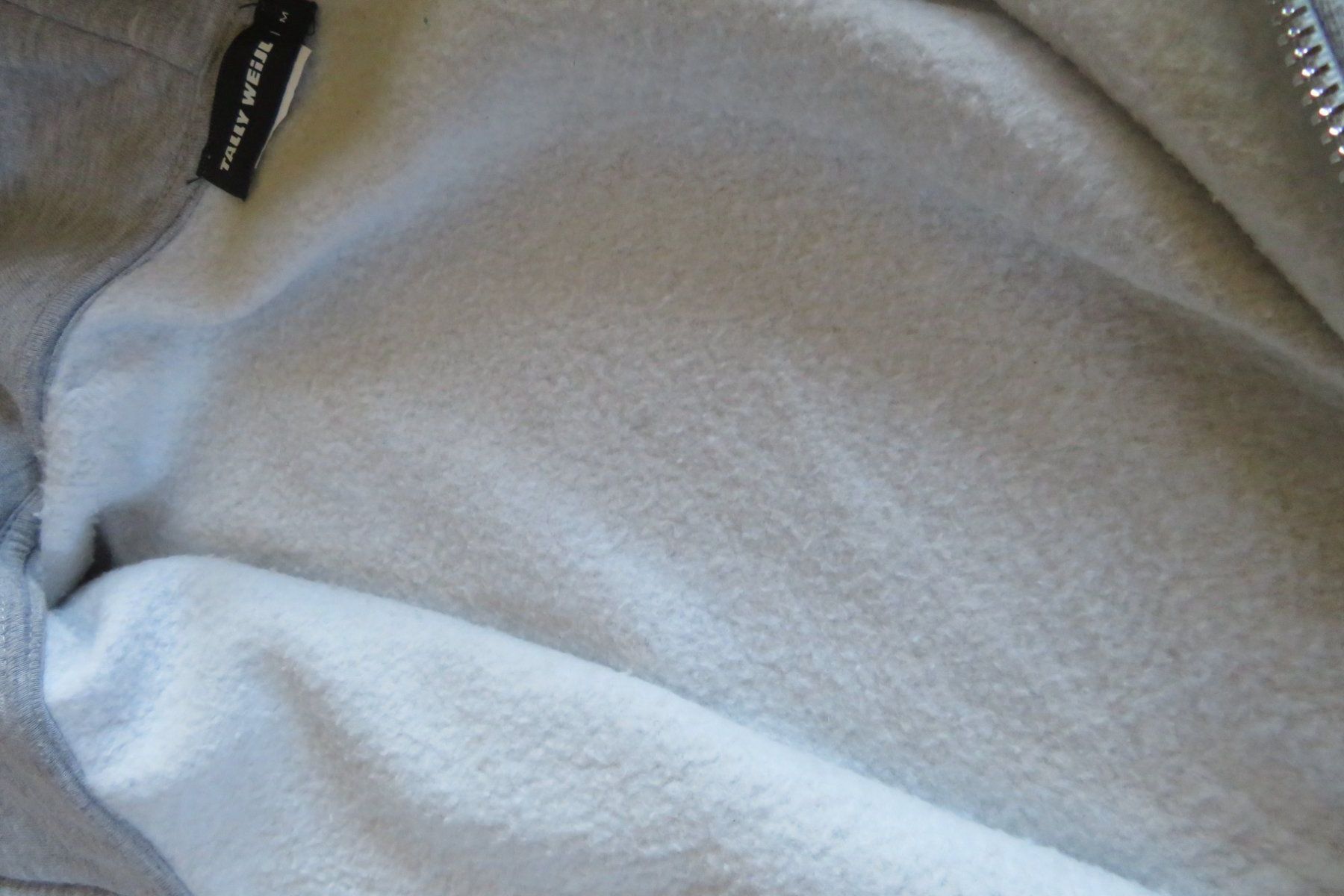 Maglioni & Felpe: Mädchen Kapuzenpullover, warm Gr. M/158 – Usato da Steckborn venduto da Bibendum02 3