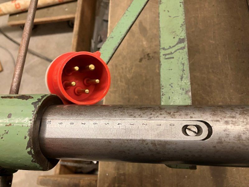 Tutte le macchine: Elektrische Tafelschere / Schlagschere / Blechschere – Usato da Basel venduto da Rolibus 4