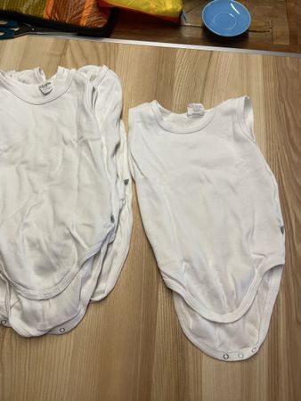 6 Bodys Taille 98-104