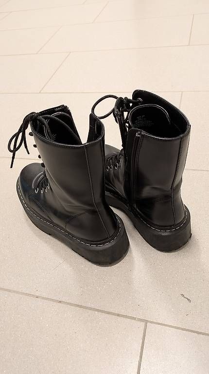 Scarpe da donna: Schwarze Stiefletten, 38 – Usato da Breitenbach venduto da ani_tc2l 1