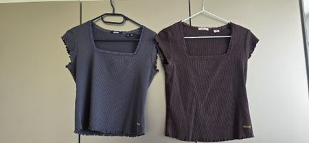 2x Superdry Tops Gr. S / 38 –Rippstoff & Spitze grau & braun