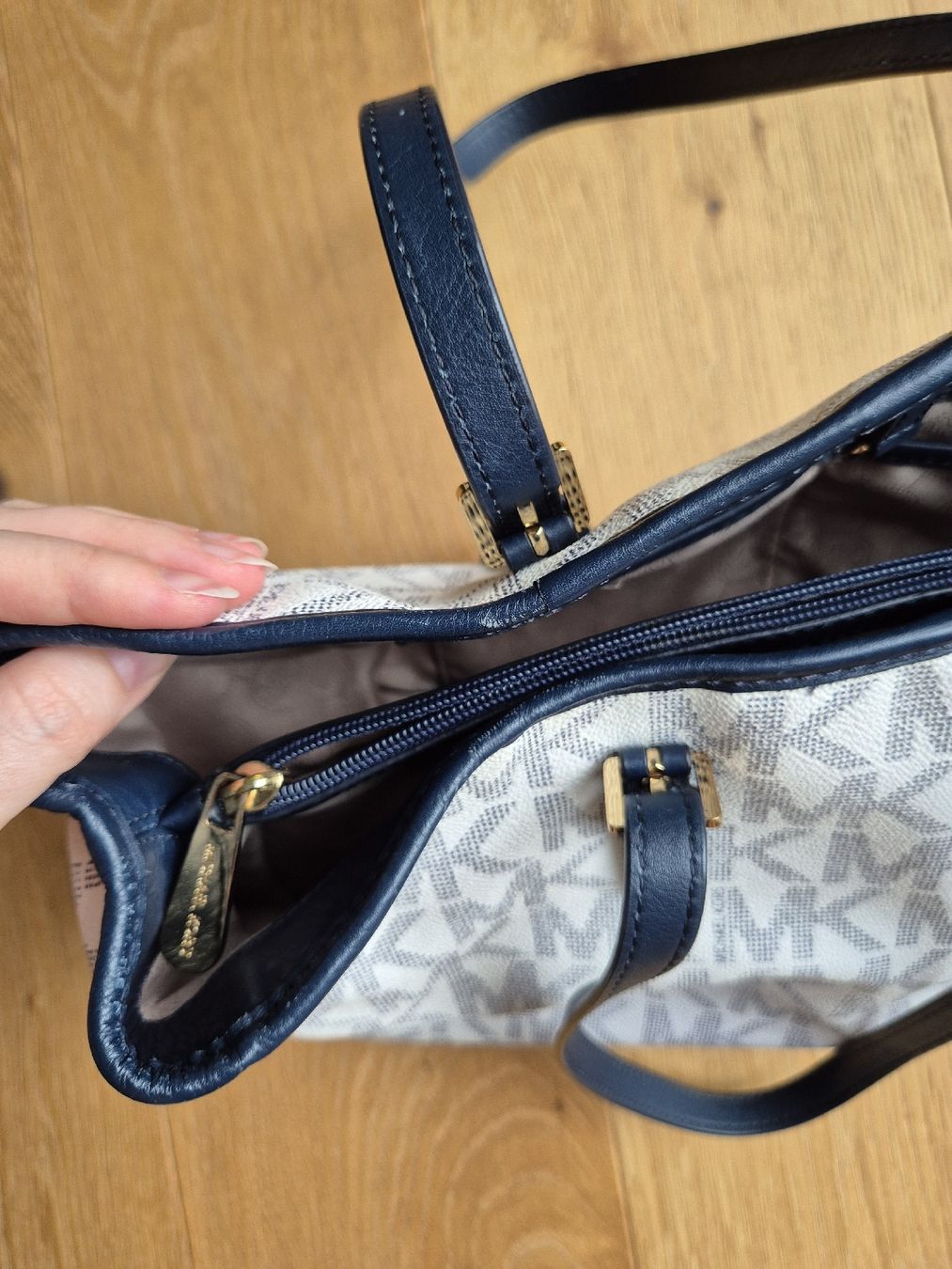 Michael Kors Sacs femmes: Michael Kors Tasche  – D'occasion à Altdorf UR par Louisismyfavorite 3