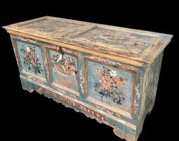 Top Truhe 1784 aus der Region Gstaad Saanenland