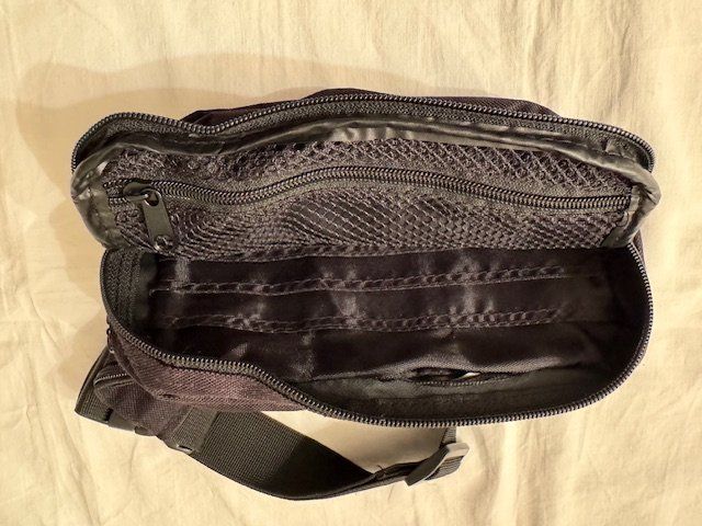 Taschen: BAUCHTASCHE - UMHÄNGETASCHE - X-ZESS – Gebraucht aus Honau von sainj 5