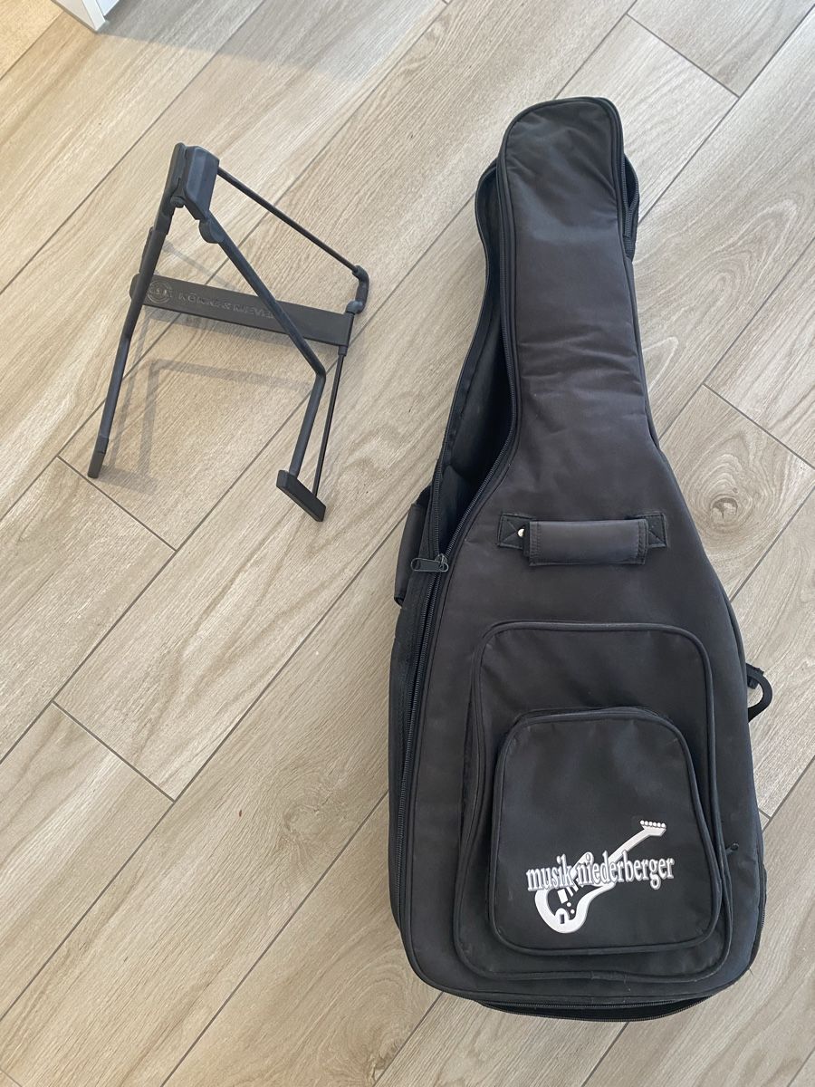 Strumenti musicali: Gitarre schwarz inkl. Tasche und Ständer – Usato da grosswangen venduto da lua_sfn7 1