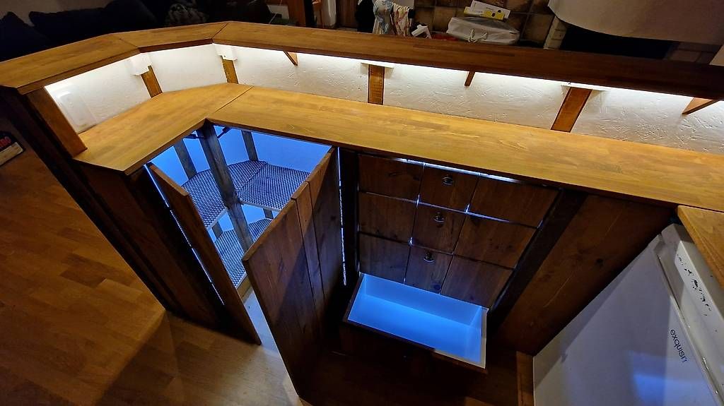 Allestimento di negozi e stand fieristici: Selbst gebaute Holz Bar – Usato da Seon venduto da J_R_Y 3