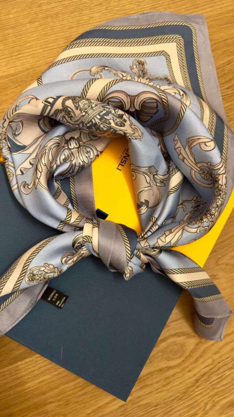 Foulard & Sciarpe: Original WENSLI Seidentuch Schal wunderschöne Farben – Nuovo (secondo la descrizione) da Faulensee venduto da Liebes_Kind_2019 9