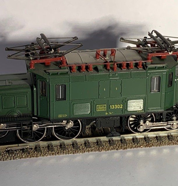 Märklin Modelleisenbahnen: Güterzuglok Märklin HAMO Spur H0 – Gebraucht aus Winterthur von Porzellan 1