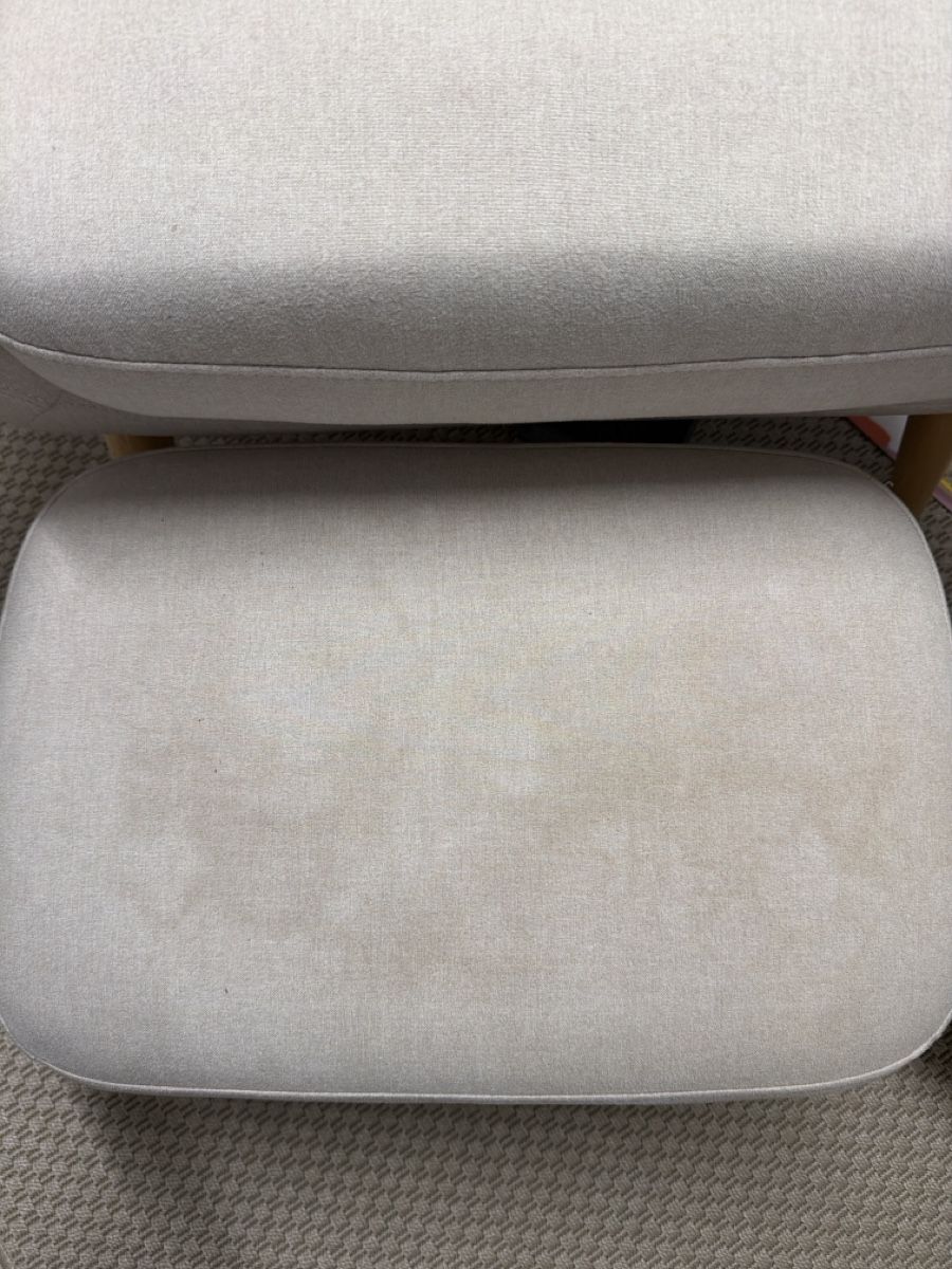 Poltrone: Sessel mit Hocker hellbeige Holzbeine gebraucht – Usato da Zürich venduto da Mel_Ayde 2