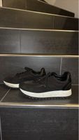 Schwarze Sneakers, Grösse 38