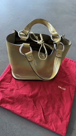 Bally Handtasche, Lackleder Khaki, Top Zustand