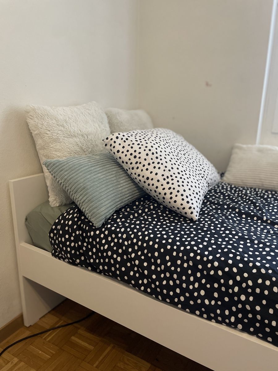 Ikea Letti: Komplett weißes Bett – Nuovo (secondo la descrizione) da Zürich venduto da aym_ls25 5