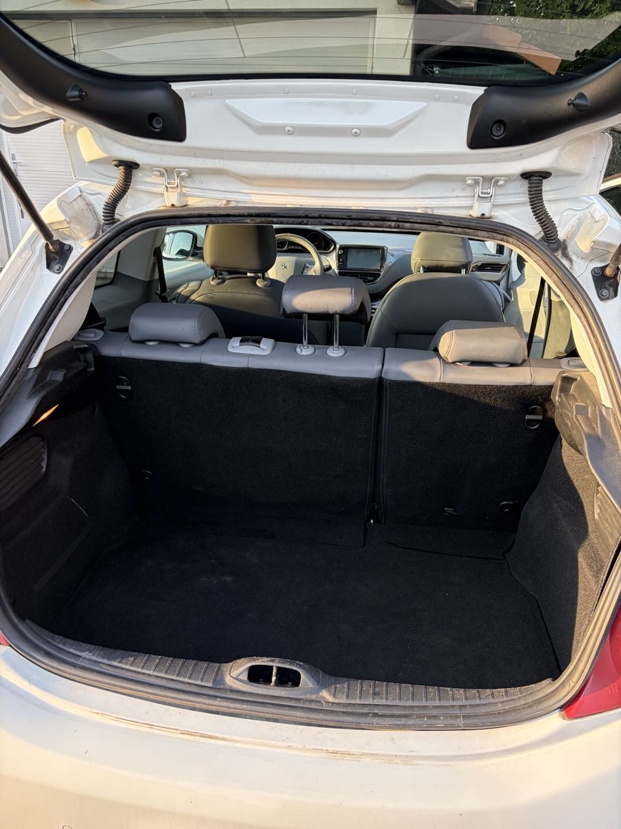 Peugeot Automobili: Peugeot 2.08 – Usato da Biel/Bienne venduto da Monroe222 2