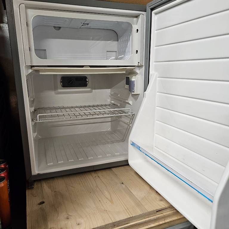Frigoriferi: 12V Kompressor Kühlschrank 65 Liter – Usato da Sarnen venduto da Profi3 2