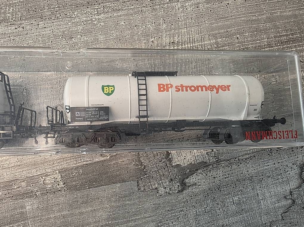 Fleischmann Modellini di ferrovie: Fleischmann H0 5474  "BP Stromeyer" 077 4 526-6 DB – Usato da Oberweningen venduto da Kneubuehl-anatol 3