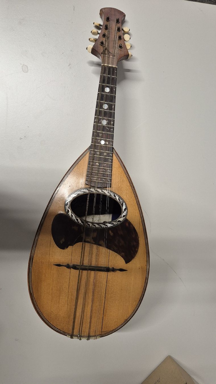 Strumenti musicali: Mandoline Raffaele Calace 1913 – Usato da Rämismühle venduto da beni0010