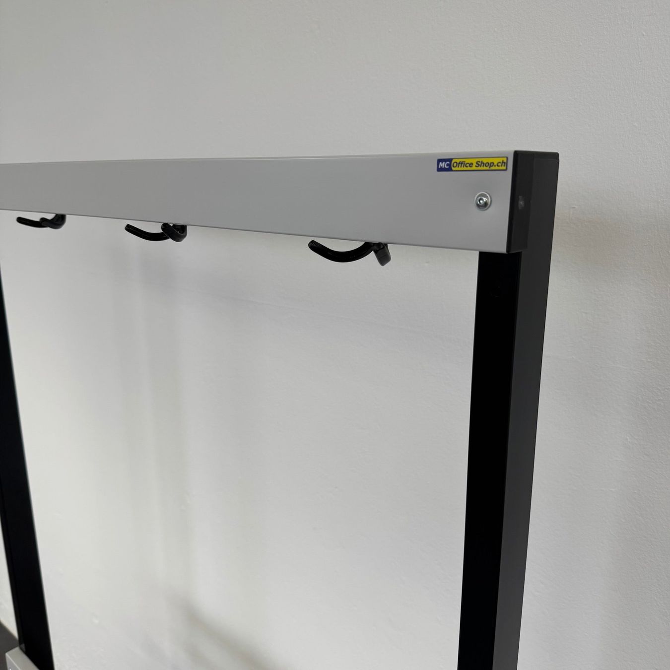 Guardaroba: C + P Möbelsysteme Basic Sitzbank – Usato da Schönenwerd venduto da mcofficeshop 3
