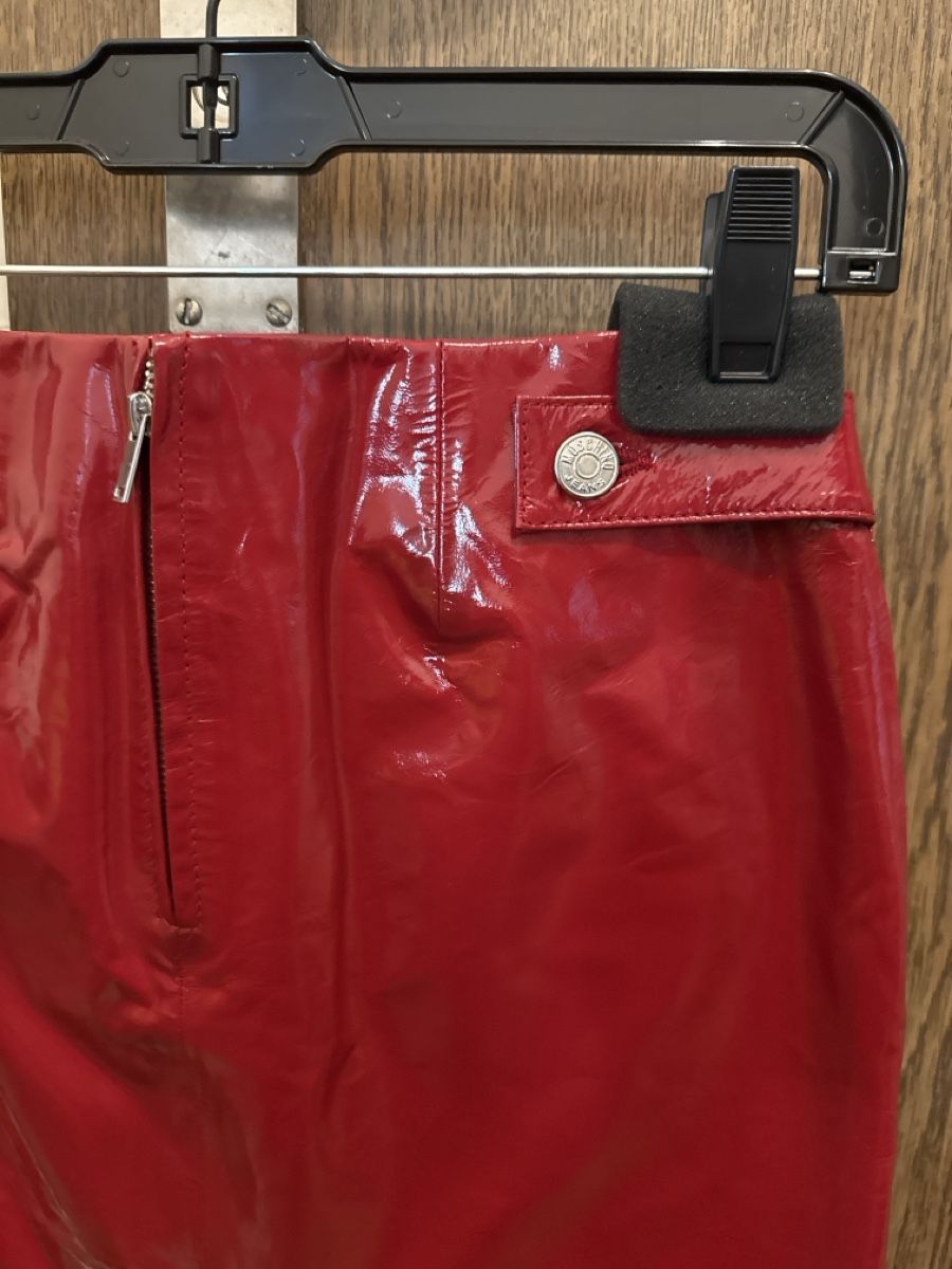 Moschino Gonne: Patent red moschino skirt – Nuovo e nell'imballaggio originale da Zürich venduto da ann_mr2x 2