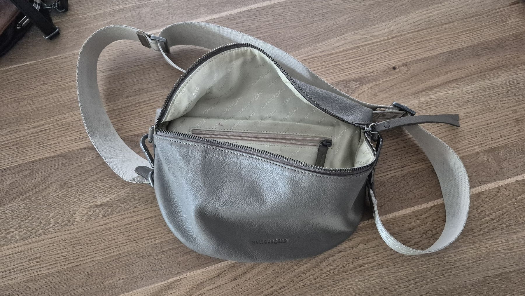 Taschen für Damen: Harbour 2nd Umhängetasche – Gebraucht aus Aarberg von Cnika 1