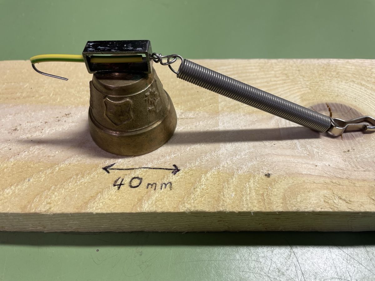 Glocken & Treicheln: Messing / Schleppglocke – Gebraucht aus Uetendorf von a_h_2zx9
