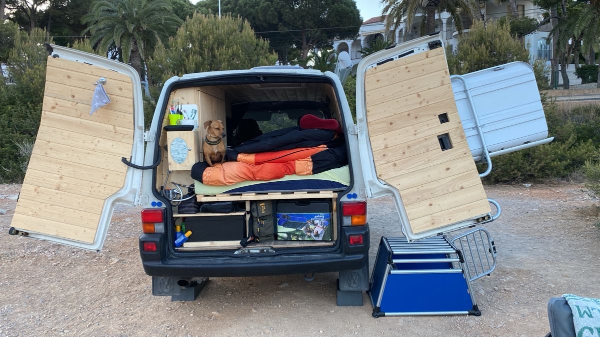 VW Veicoli da campeggio: Camper VW T4 syncro mit Klima mieten – Usato da Seewis Dorf venduto da Wiggli 5