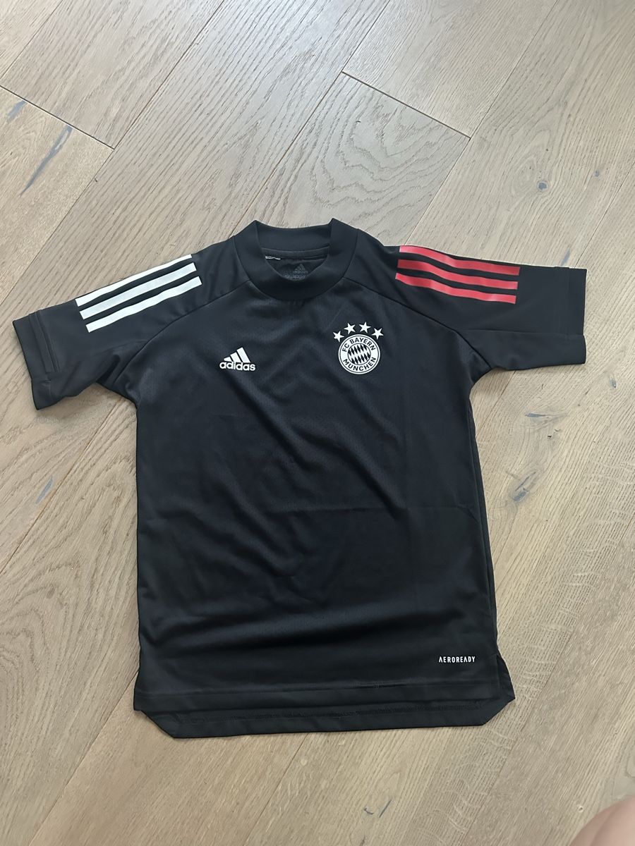 Maillots de corps & Pantalons: Trikot – D'occasion à Embrach par chr_r6sh