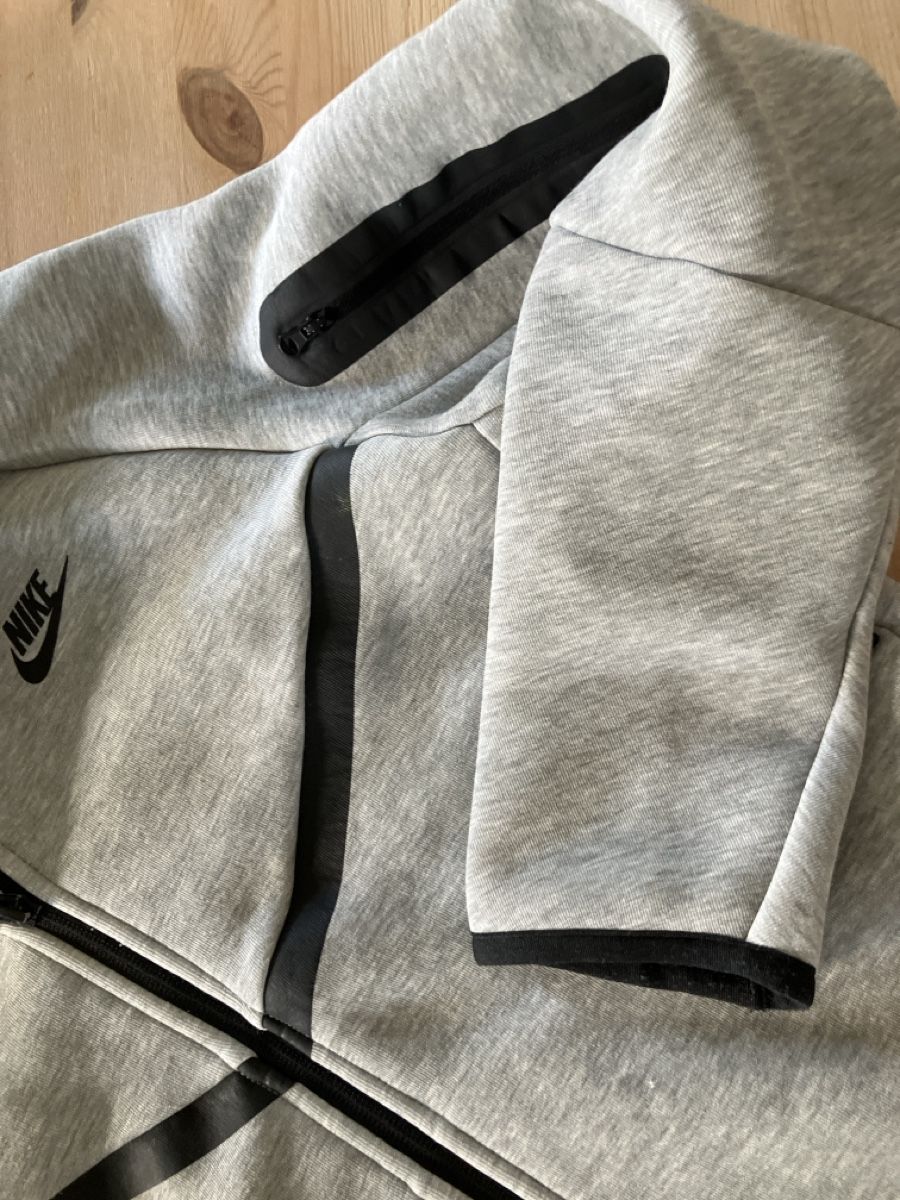 Nike Giacche & Cappotti: nike tech fleece jacke – Usato da riggisberg venduto da yiin 2