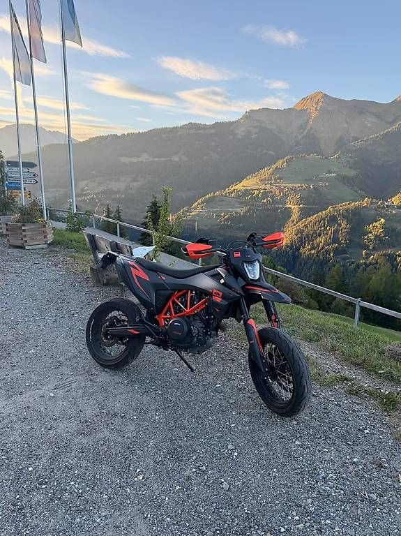 Strasse: KTM 690 SMC R  – Gebraucht aus Chur von Lolo97