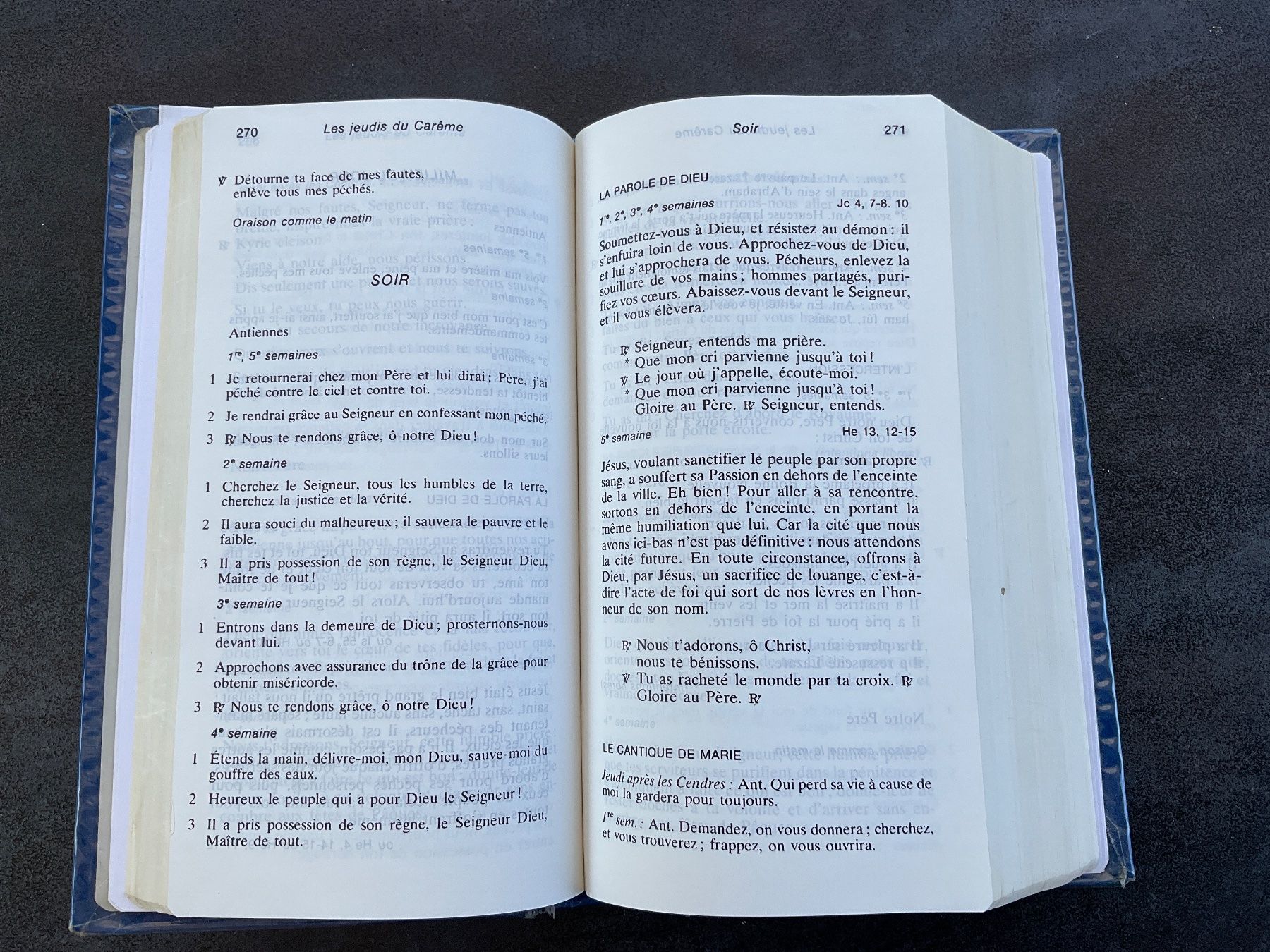 Bücher: Livre Prière du temps présent Religieux – Gebraucht aus Avenches von Lactobacille 3