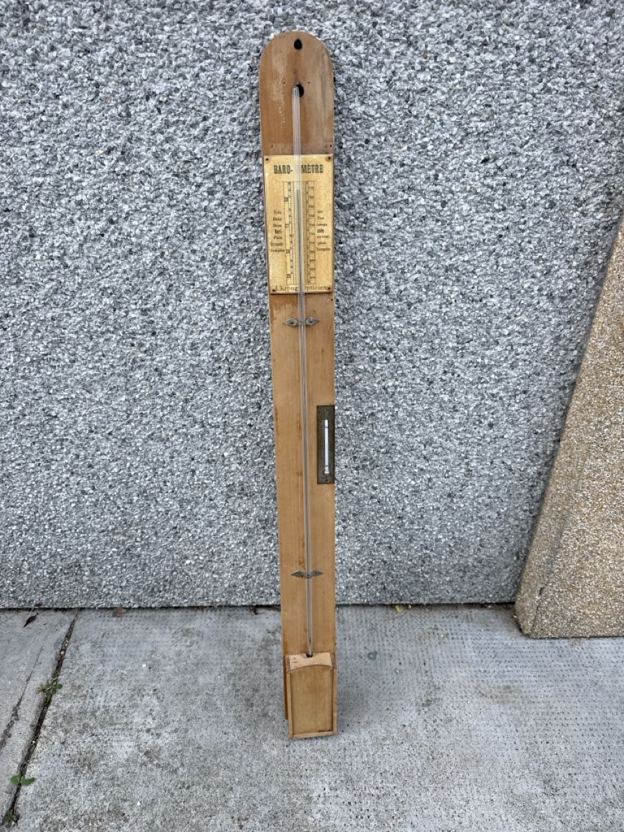 Autres appareils anciens: Baromètre thermomètre Kroug – D'occasion à Fleurier par salar
