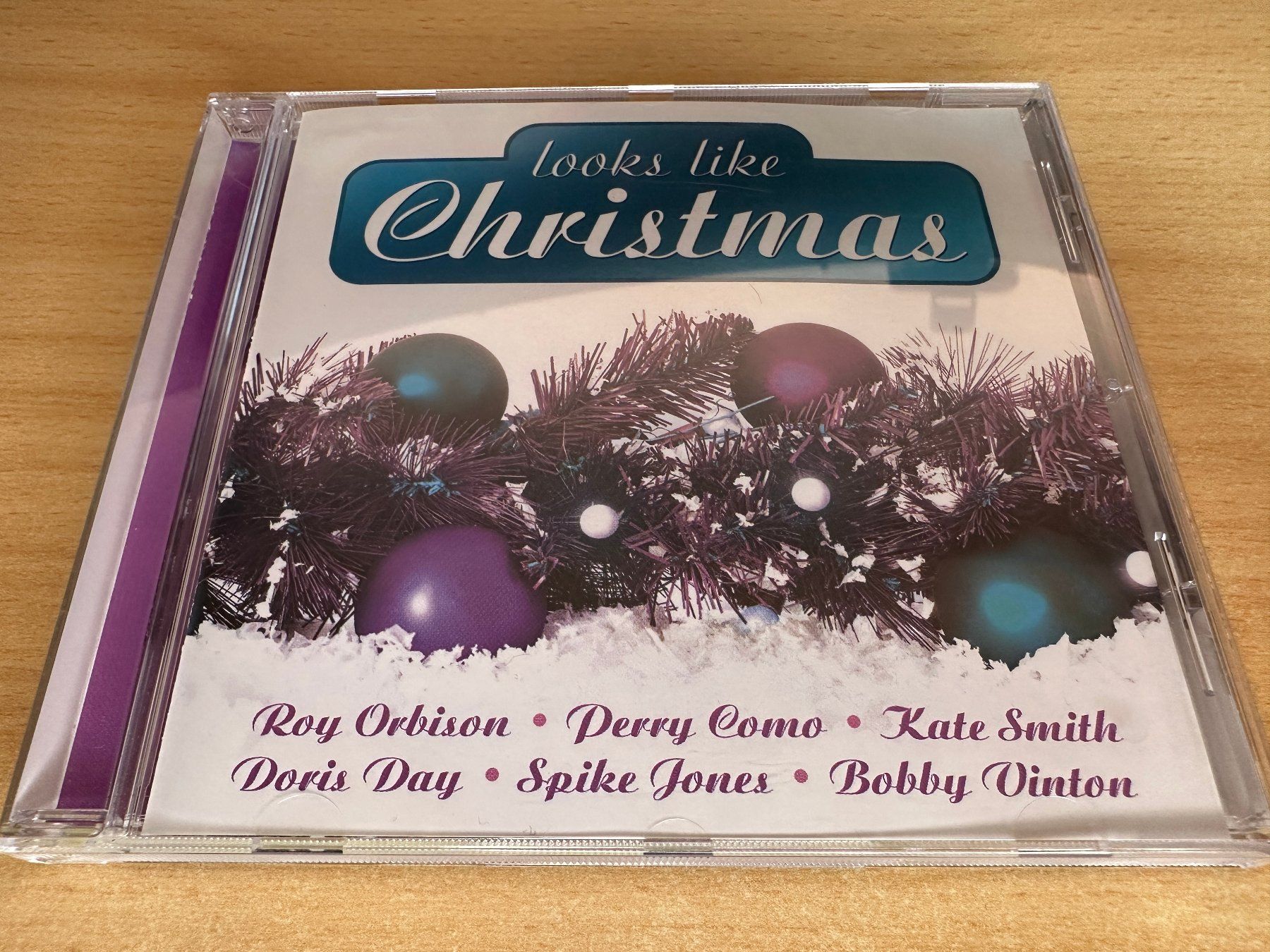 CD: N2 Various - Looks Like Christmas – Usato da Rikon im Tösstal venduto da Alpenmutz