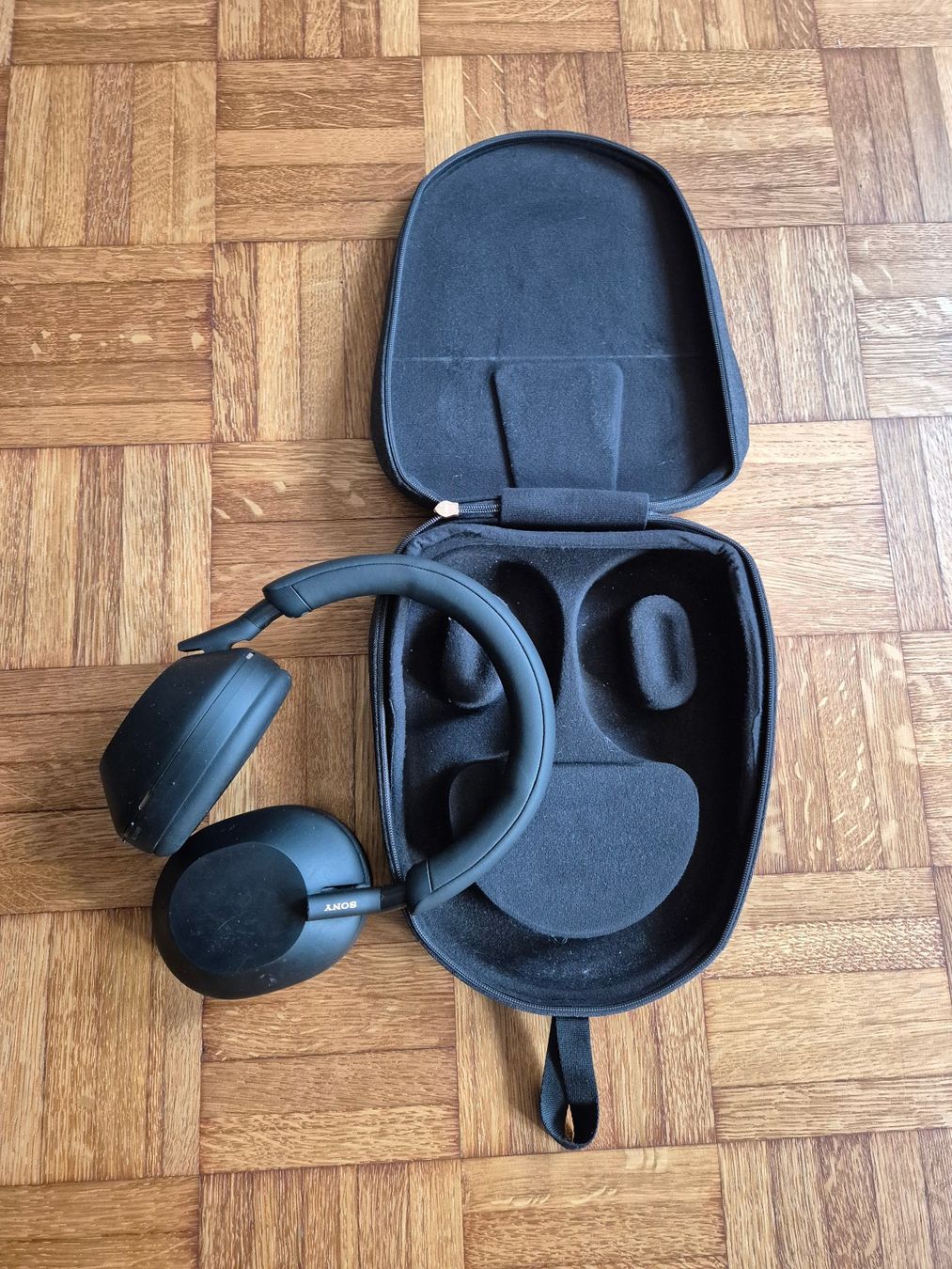 Sony Cuffie: Sony WH-1000XM5 Kopfhörer schwarz – Usato da Zürich venduto da Kallina2000