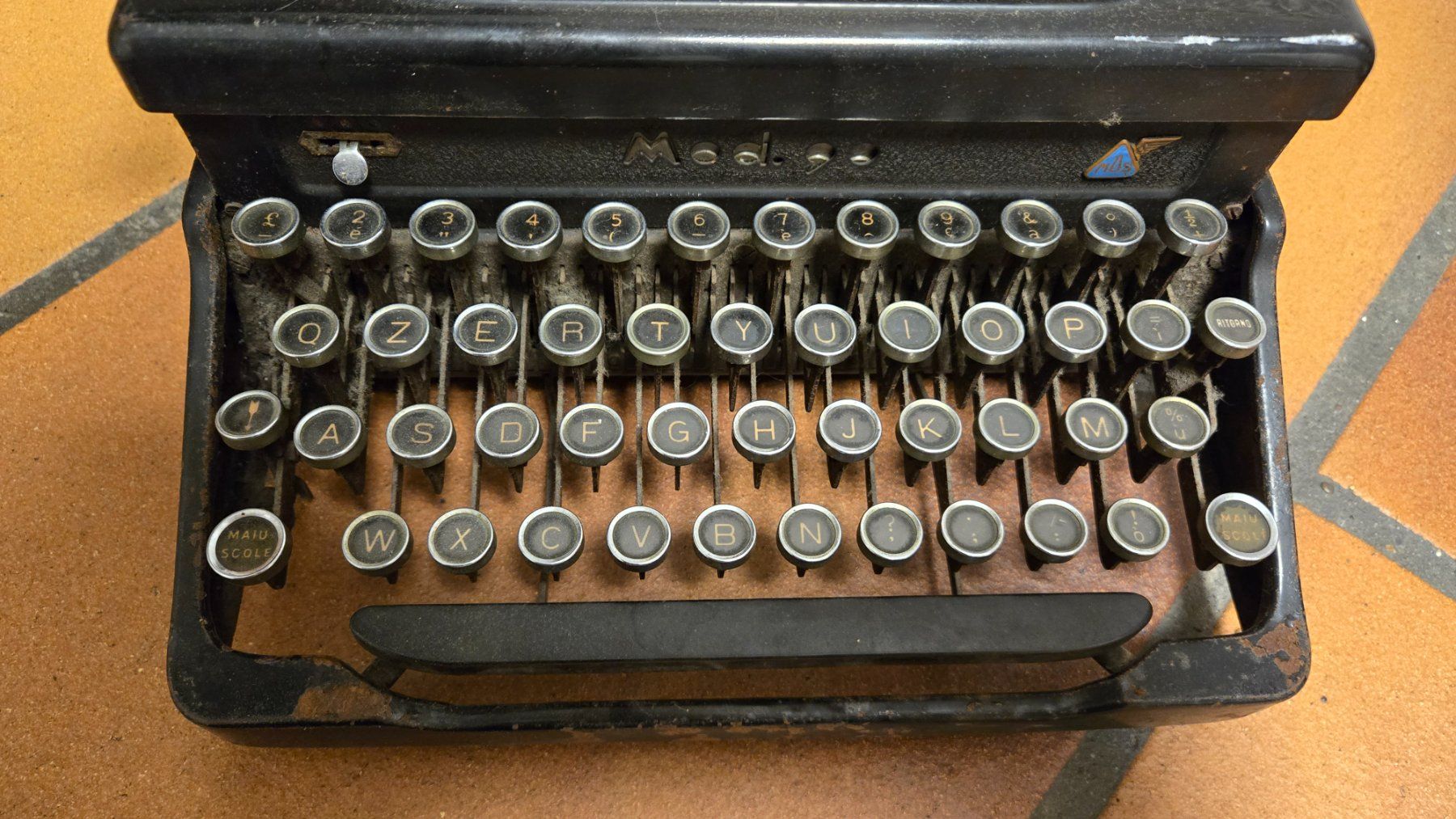 Macchine da scrivere: Everest Mod 90 Typewriter – Usato da Schönenberg ZH venduto da crm82