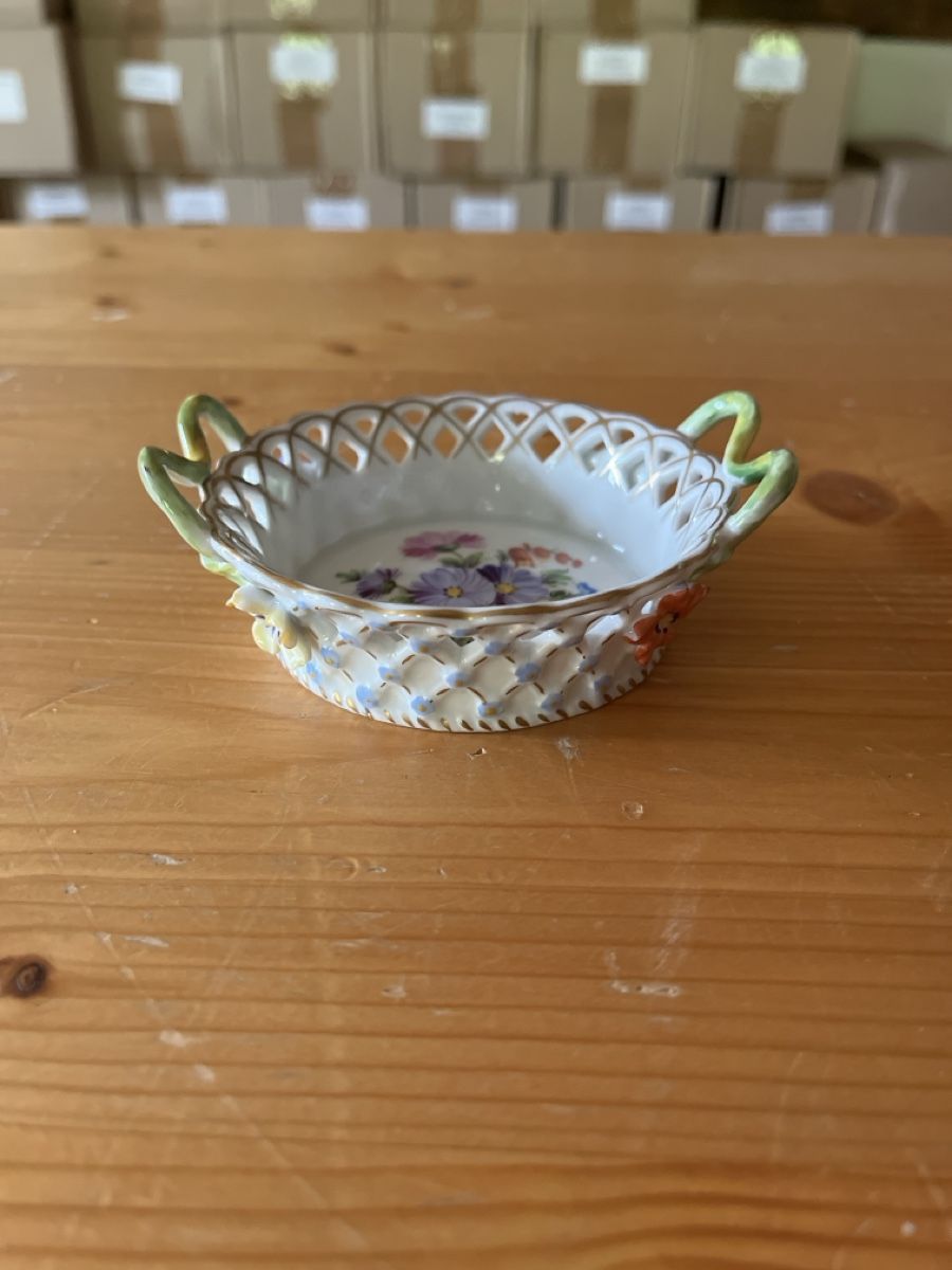 Schalen: Keramikschale mit Henkel und Blumenmotiv – Gebraucht aus Fischenthal von luc_82dg 1