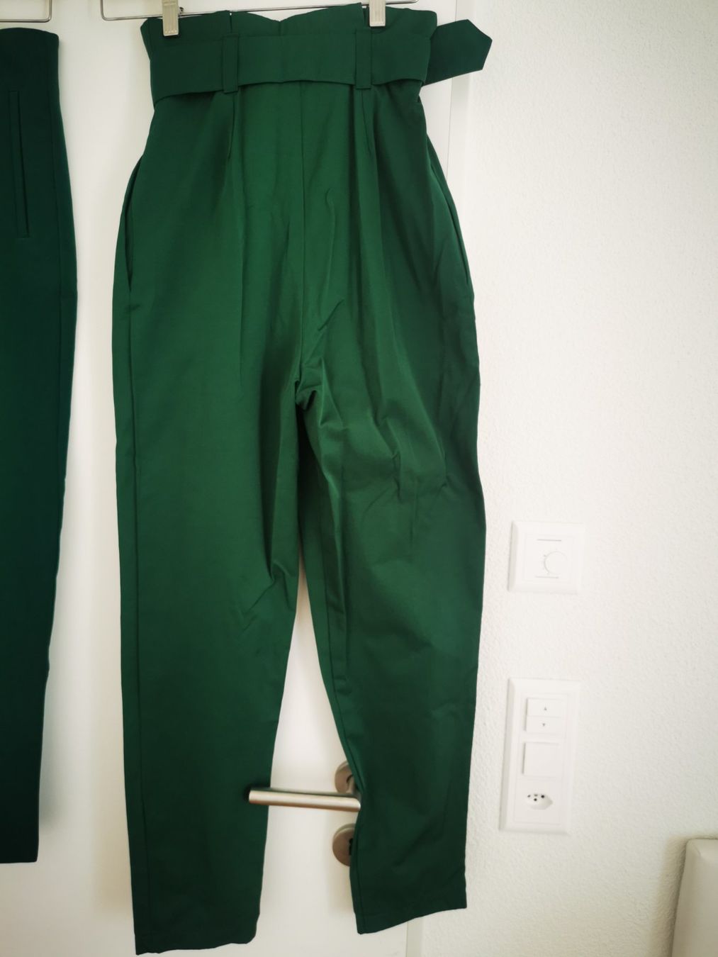 Pantaloni: Grüne Hose H&M,  Grösse 36 – Usato da Niedergösgen venduto da lil_s6k8 2