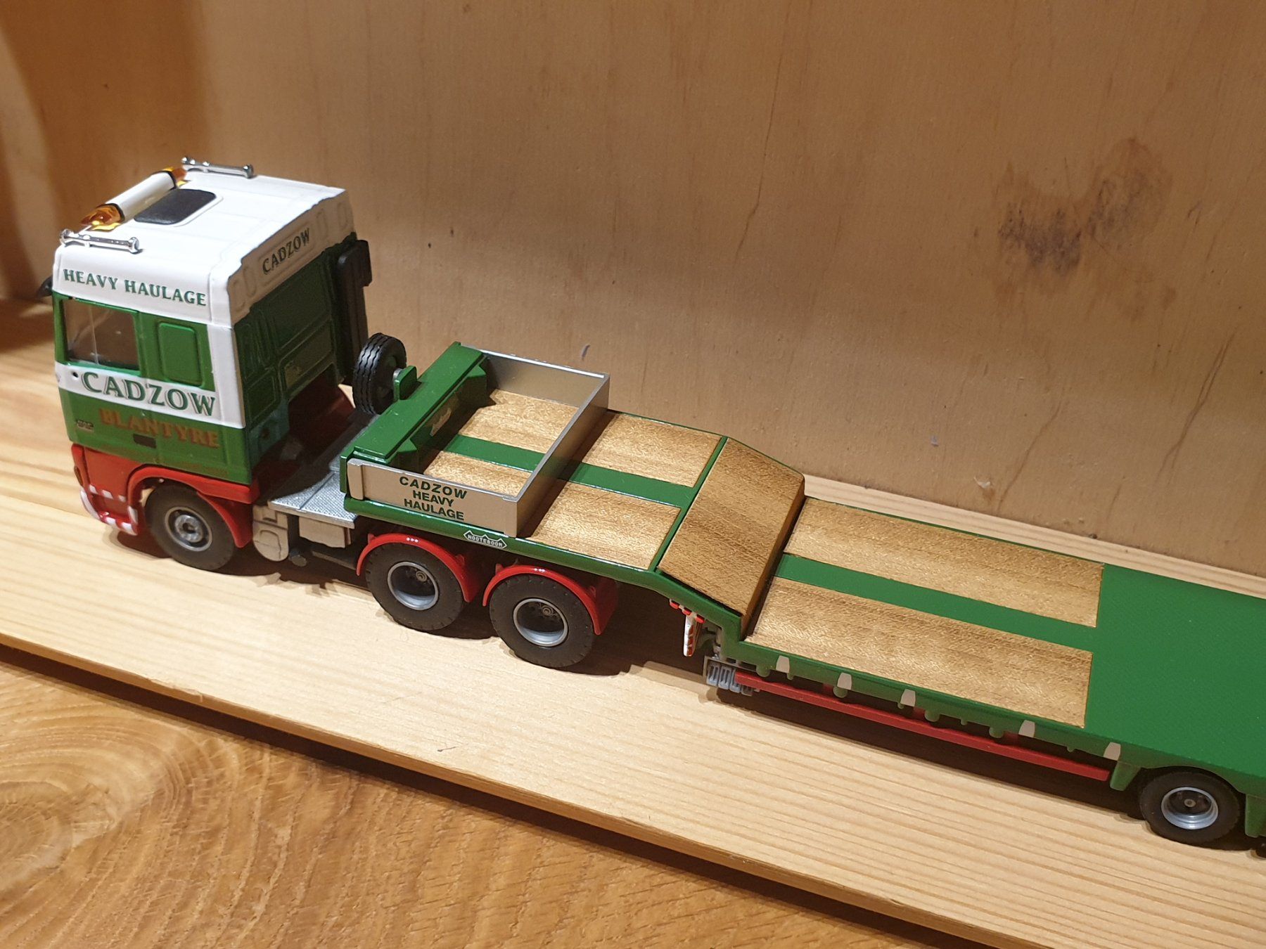 Kit di modellismo & Modellini statici: DAF Schwertransport Cadzow 1:50 – Usato da Baar venduto da Liebherrbagger 1