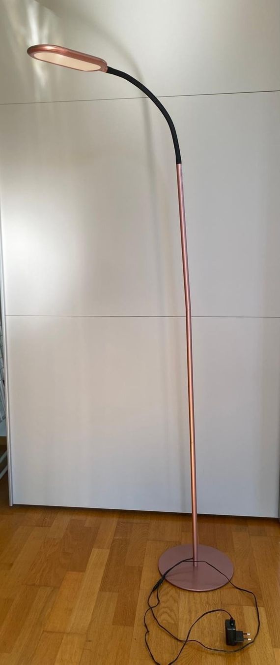 Lampes: Stehlampe (LED) – D'occasion à Hüttikon par Fawkes2
