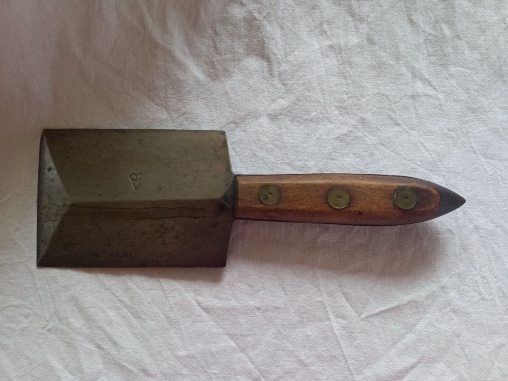Tutti gli attrezzi: Feuille ancienne de boucher, couperet, Talabot – Usato da Rossens FR venduto da Souris1