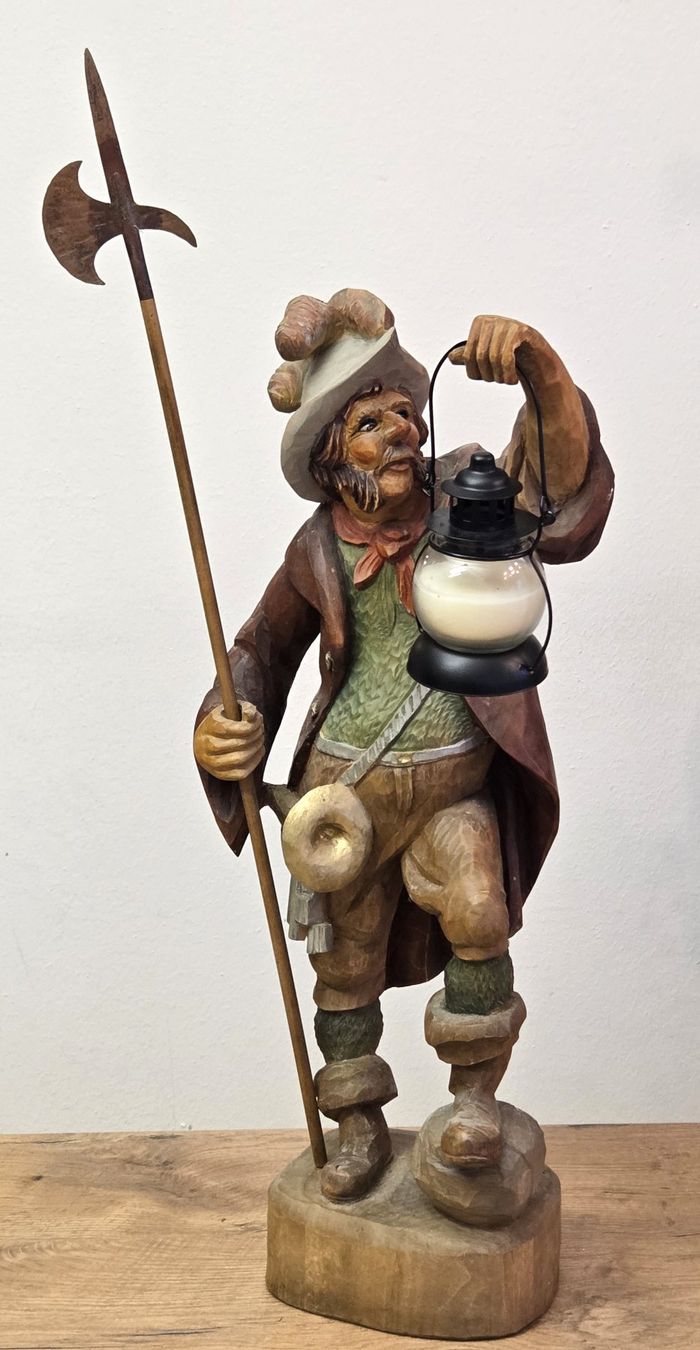 Statuette: Nachtwächter aus Holz – Usato da Kriens venduto da 1mars10