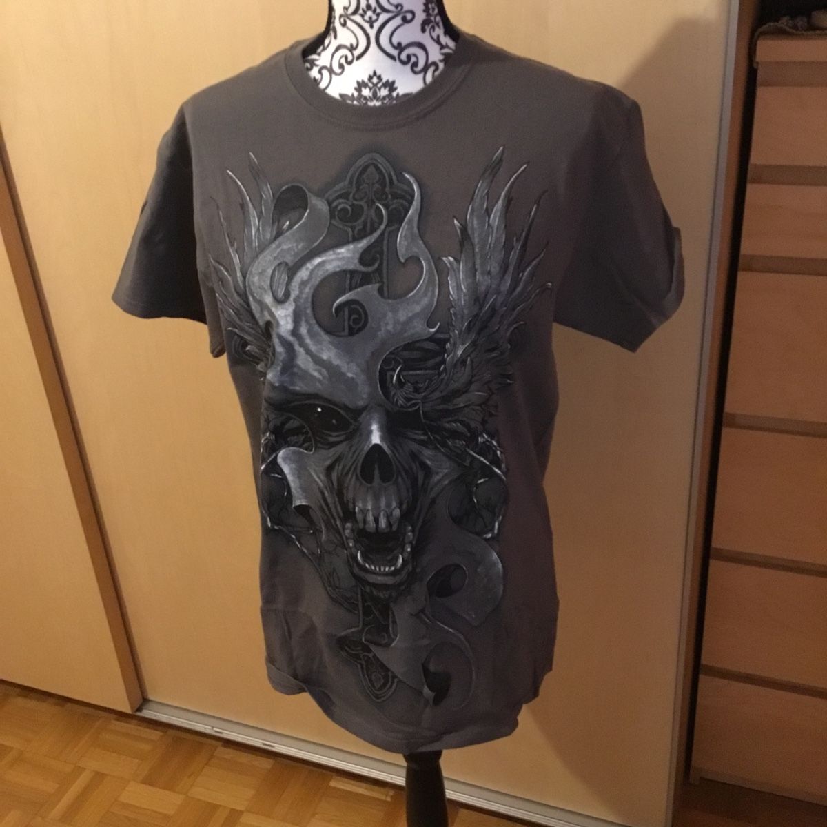 T-shirt: 4 Set Shirt in der Gr L    – Usato da Endingen venduto da Warlock 7