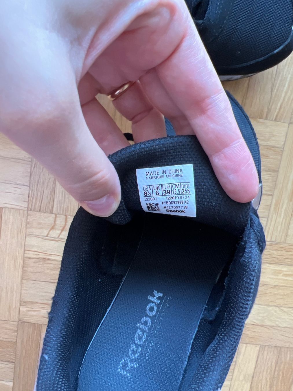 Reebok Scarpe da uomo: REEBOK EUR 39 – Usato da Horgen venduto da linuxrp 3