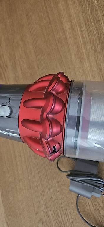 Aspirapolveri & Accessori: Dyson V10 mit neuem Akku – Usato da Bern venduto da 4quattro4 2