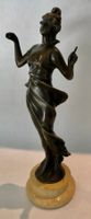 Broncefigur Singendes Mädchen mit Mikrofon - Art éco - 30er