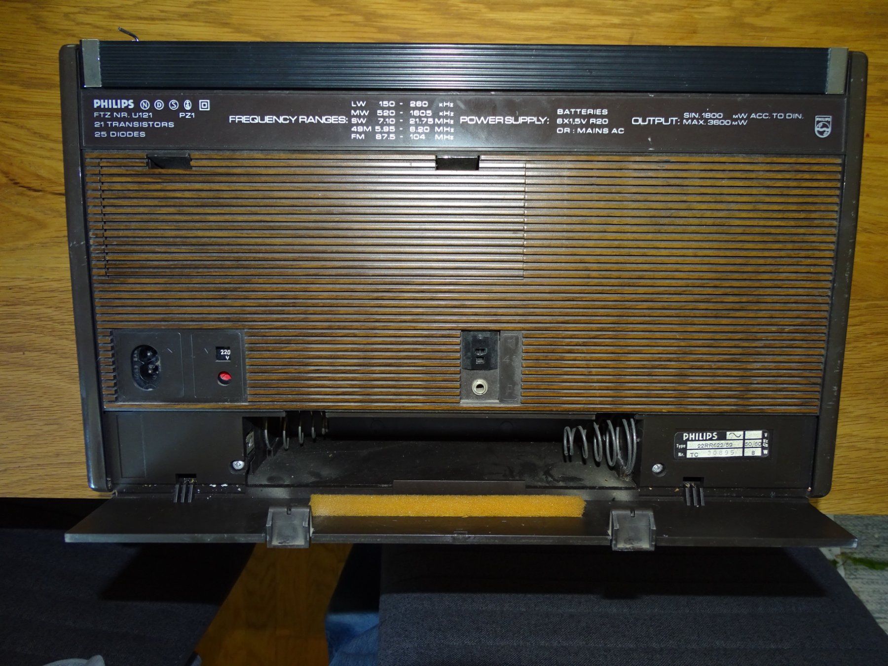 Philips Radios: Philips RC Radiorecorder  defekt – Defekt aus Hirzel von Musicman03 4