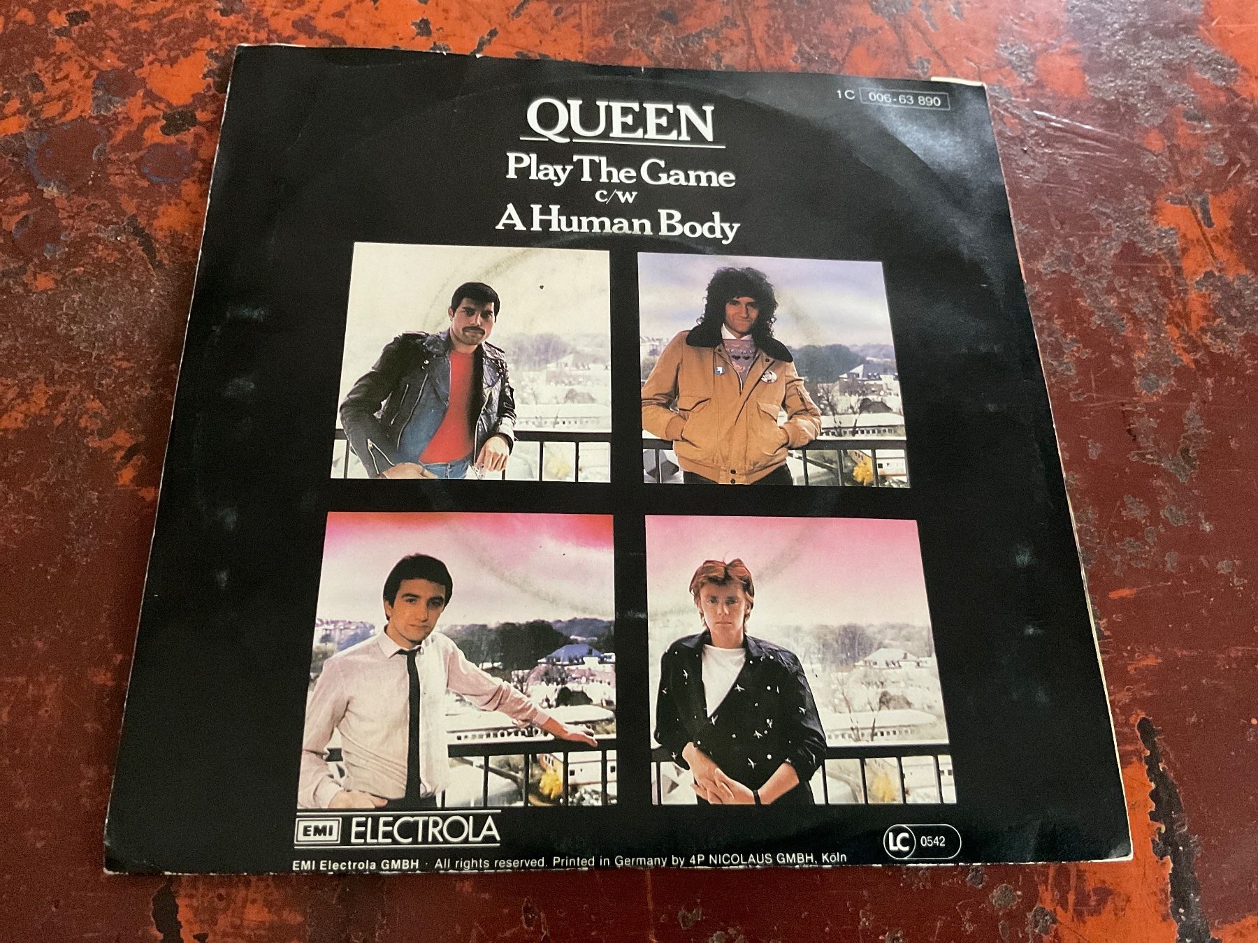 Dischi in vinile: Queen Play the game Single 7 – Usato da Delémont venduto da vinylfreak01 1