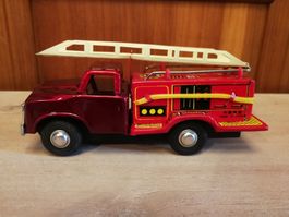 Feuerwehrauto aus Metall