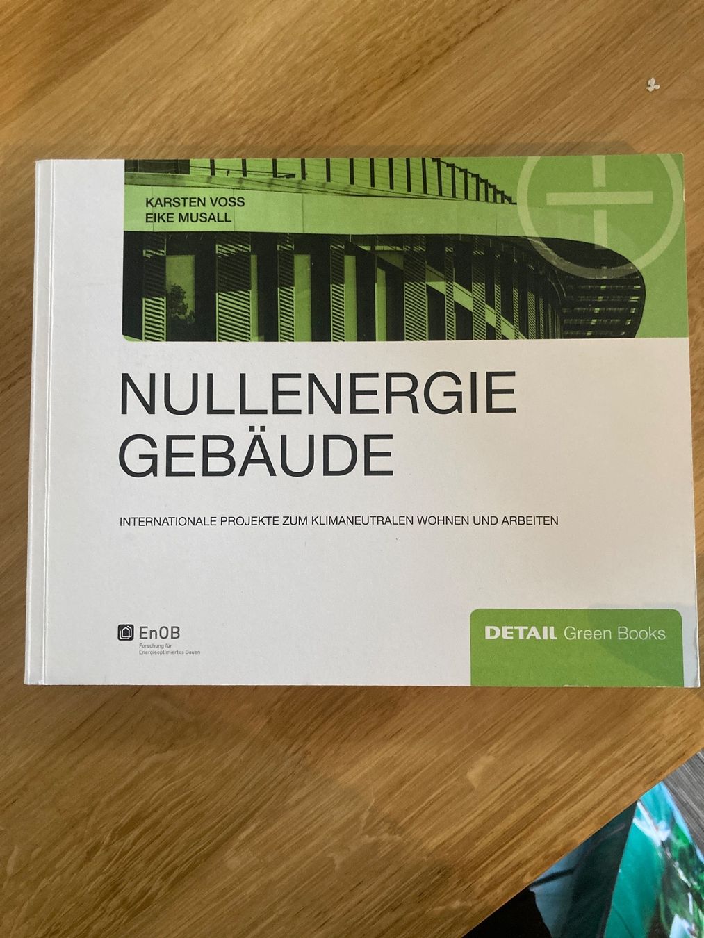 Bücher: Nullenergie Gebäude – Gebraucht aus Kriens von aloha19