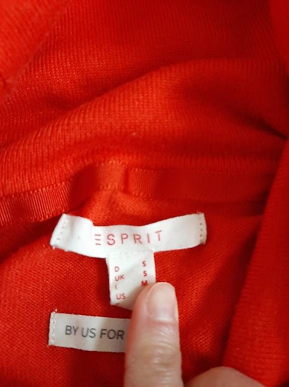 Esprit Pullover & Sweatshirts: Schöner Rollkragen-Pullover von Esprit rot Gr. S – Gebraucht aus Bütschwil von enzian008 2